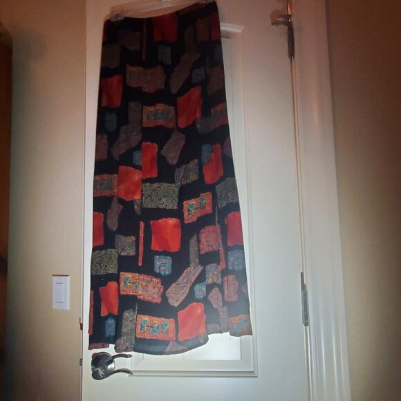 Primitive Print Maxi Skirt and Companion Knit Shell - Picture 4 of 6